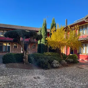 Cozy Flat + Parking Close To Center/airport Appartamento